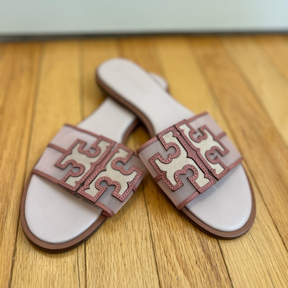 Tory Burch ines mesh seashell link sandal 
Women’s size 8 - Picture 1 of 5